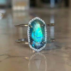 ✨ Kendra Scott ✨ iridescent stone ring size 7